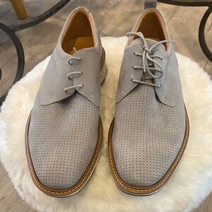 Elegant Men's Perforated Gray Ecco Oxfords